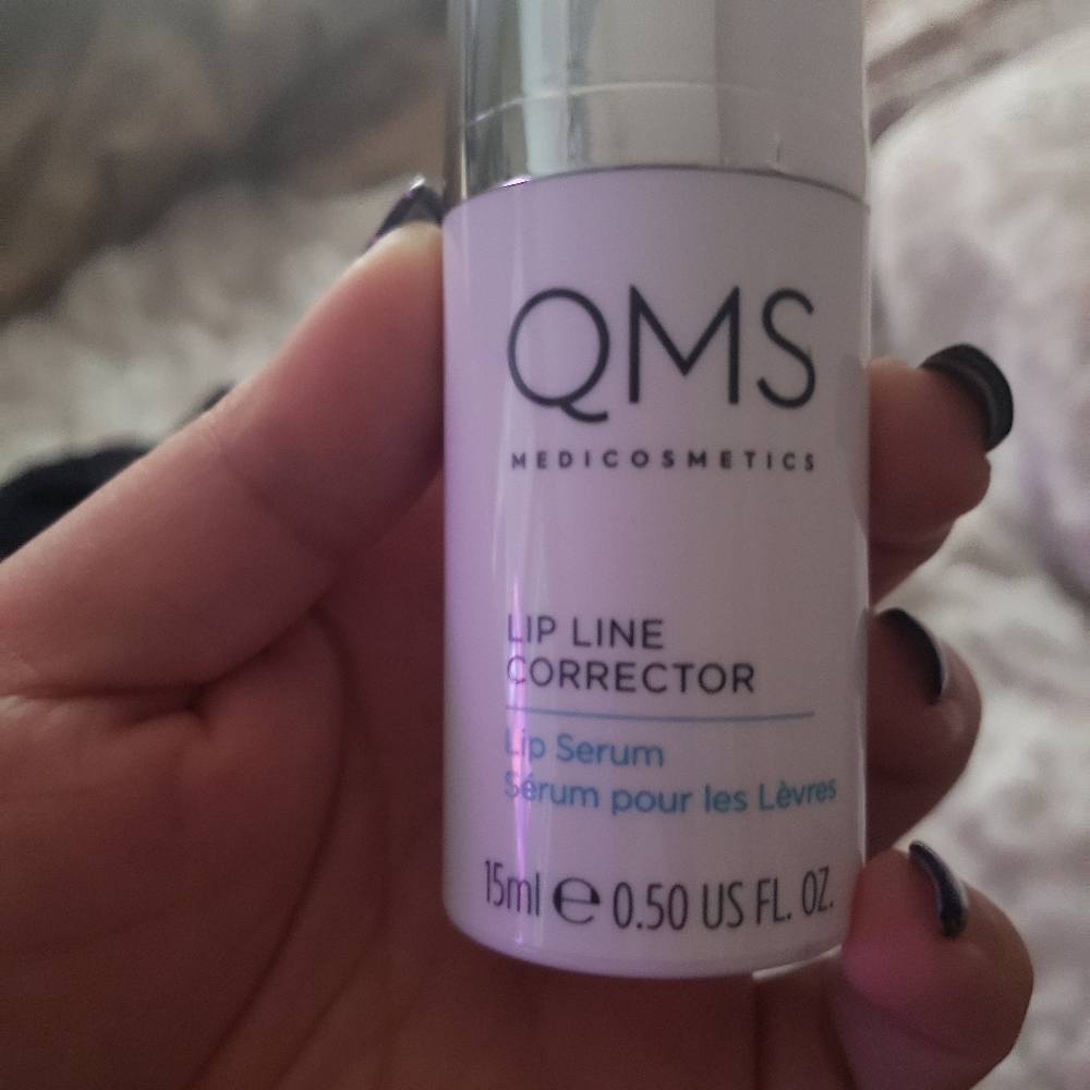 QMS lip corrector